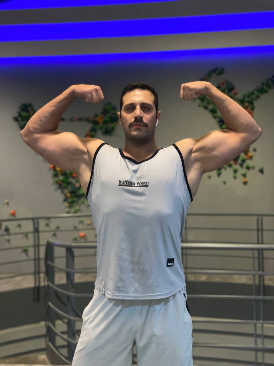 وحید رخشت